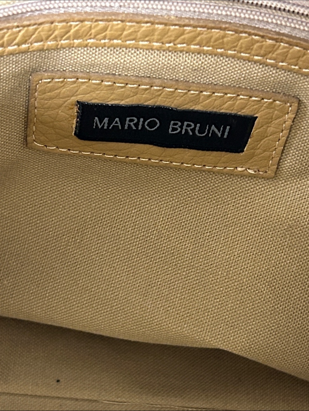 Mario Bruni Satchel in pebble leather Camel Brown with Ring-Detail Closure image 8